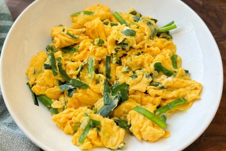 garlic chive scrambled eggs